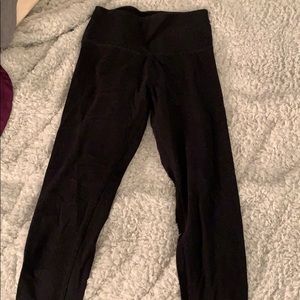 black cropped pink leggings
